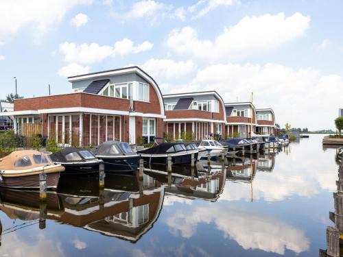 Municipality of Uitgeest House | Modern Waterfront Retreat