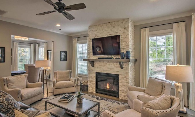Westside House | Modern West Town Home - Mins to Downtown Atlanta!