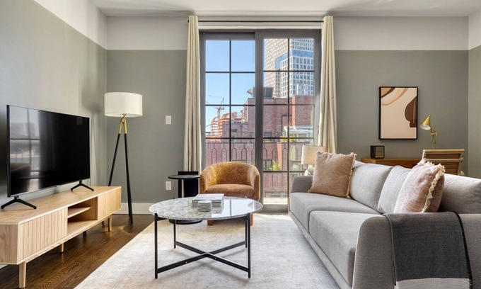 Williamsburg Apartment | Modern Williamsburg 2BR w/W/D & Gym, nr Domino Park, by Blueground