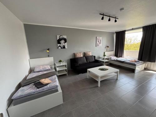 Hochheide Apartment | Moderne 3,5 Zimmer 85m2 & Balkon Wohnung