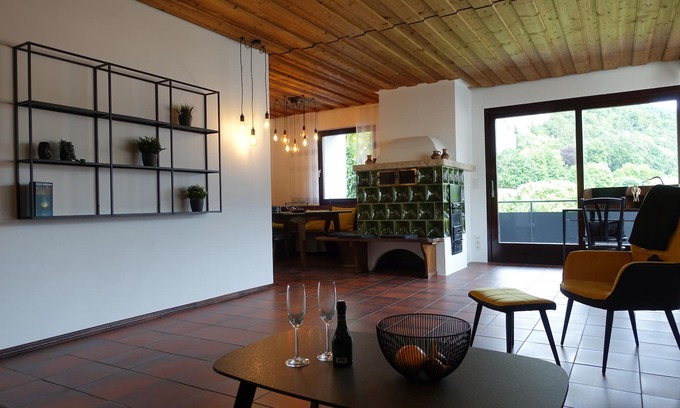 Prunn Apartment | Moderne Ferienwohnung mit Balkon für bis zu 6 Personen