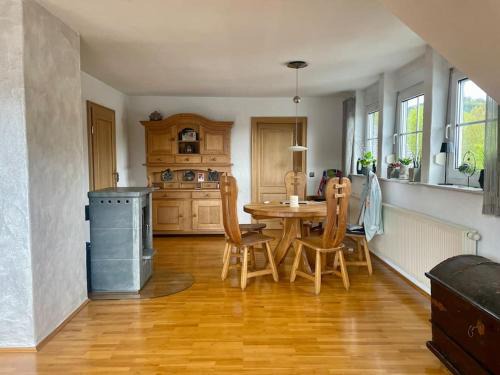 Fretter Apartment | Moderne Ferienwohnung mit Sonnenbalkon in Fretter