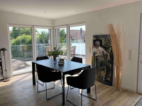 Ehrenstetten Apartment | Modernes Penthouse-Loft mit KONUSKarte für kostenfreien ÖPNV NUR diese Annonce BUCHEN!