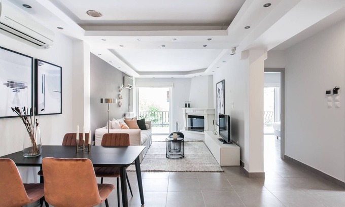 Khalandrion Apartment | Modernized & Spacious 2BD Apartment in Chalandri