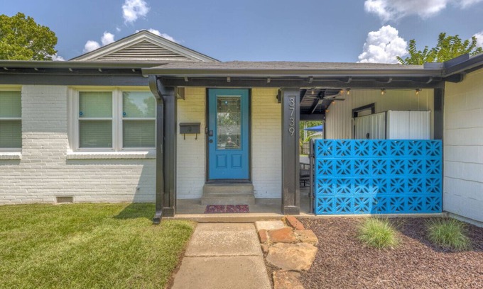 Turner Park House | ModernNest-KS Bed|Fire Pit