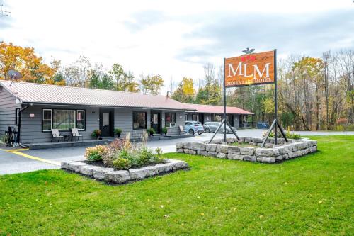 Madoc Hotel | Moira Lake Motel
