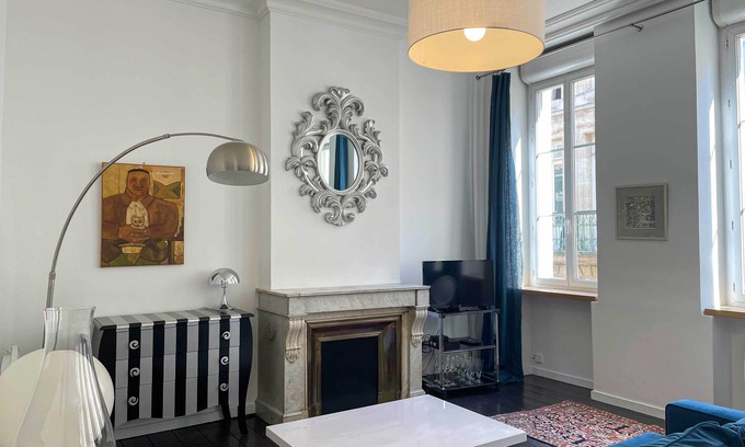 Bordeaux Golden Triangle Apartment | Monaco - Bel Appartement 2 Chambres