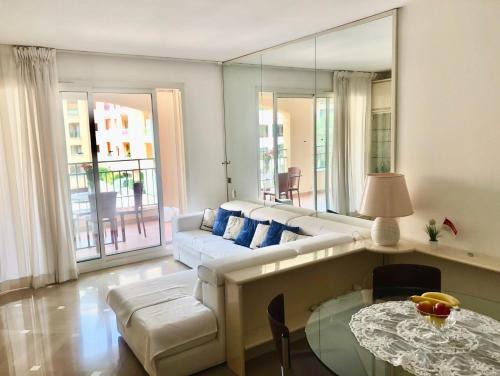 Fontvieille Apartment | Monaco, Fontvieille, elegant & quiet renovated apartment, with terrace & pool, 15min walk to Port Hercule