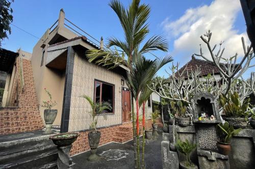 Penebel House | Mongan Homestay Beside The Belulang Hot Spring
