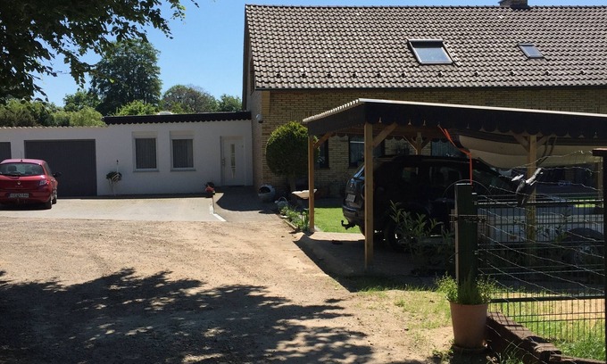 Nettetal House | Moni's chicken farm Pure nature Outdoor pool for shared use