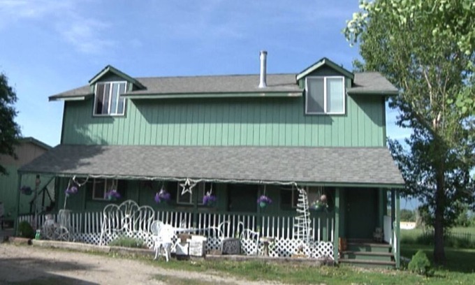 Florence Apartment | Montana Mountain Moods Bed and Bath! nLower RATESn