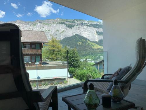 Flims Apartment | Montanas - Luxuswohnung mit Kamin - Nahe Caumasee & Talstation