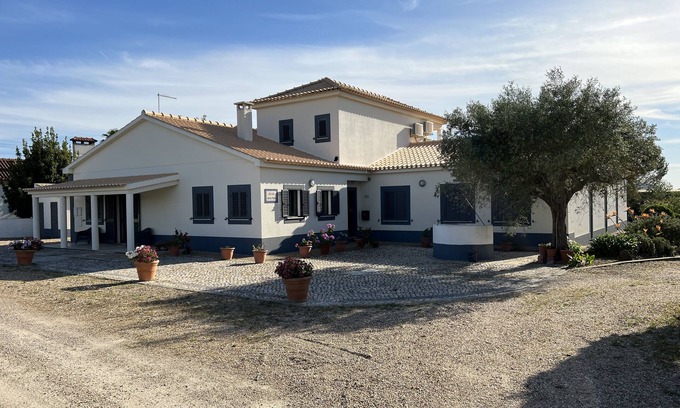 Cajados Villa | Monte Maria Pratas - A rural villa with lots of privacy.