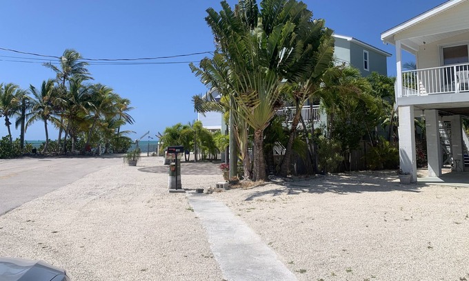 Geiger Key House | MONTHLY Rental ONLY!!!!! Private Sea Wall on Canal-Book Now!