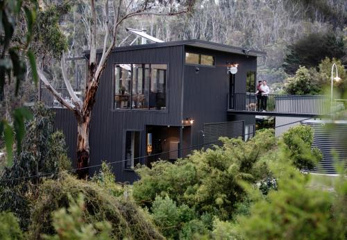 Separation Creek House | Months and Seasons - Momentary Escapes - Coastal House
