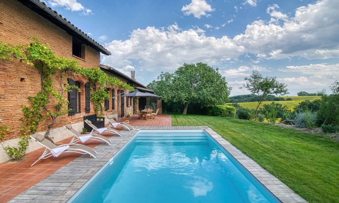 Belbeze-de-Lauragais House | Montillet - Maison piscine, terrain multisport