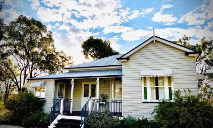 Forest Springs House | Montrose Farm Stay - Charming 2 bedroom cottage