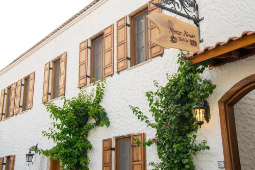 Sigacık Hotel | Monza House Otel