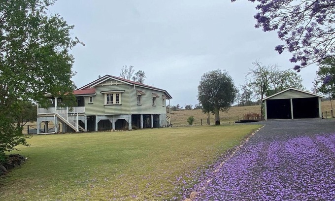 Moogerah House | Moogerah Valley Homestead - Country Home On Beautiful Lake Moogerah Pet-Friendly