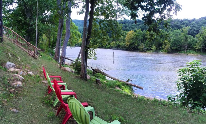 Hot Springs Cabin | MoonDance River Cabin, Experience The Romance! Upscale Cabin With Hot Tub.