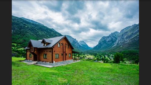 Vusanje Hotel | Moonlight House