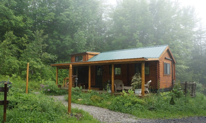 Waterbury Cabin | Moonlight Woods - Gardener's Log Cabin