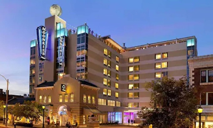St. Louis Hotel | Moonrise Hotel