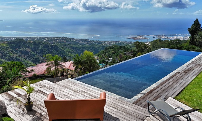 Faaa House | Moorea Horizon – Studio with Panoramic View and Pool