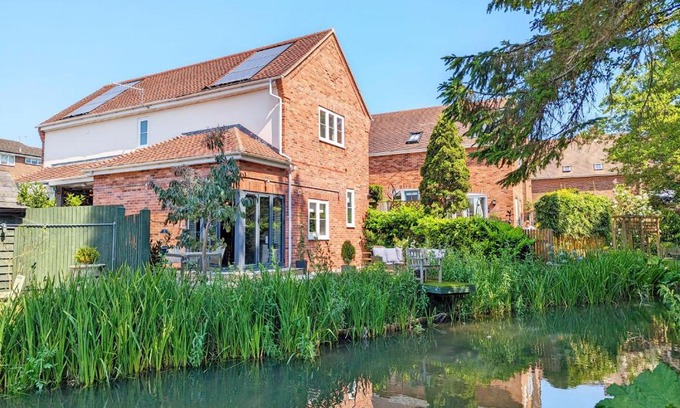 Wickham House | Moorhen Lodge