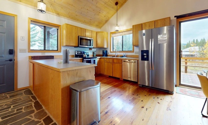 Lazy Acres House | Moose Tracks - Roam Property Management