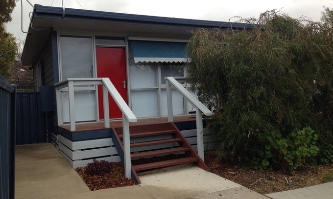 Bendigo House | Moran Street, Child and Pet Friendly, Walk to Art Precinct and Show Grounds.