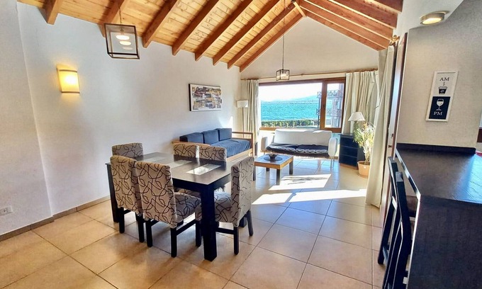 Dina Huapi Condo | Moreno 2 Bdr Sixfold 1st Floor LakeView