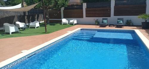 Fonollosa House | MORERA BLANCA piscina, barbacoa, chill-out