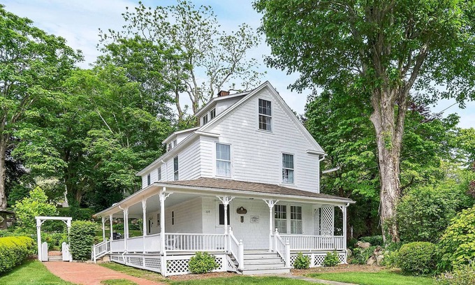 Mystic House | Morgan’s Cove - Mystic Downtown Historic District