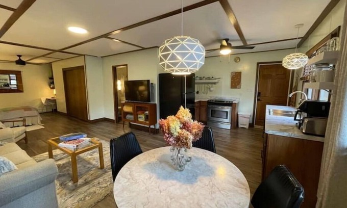 Escanaba Apartment | Morningside Suite