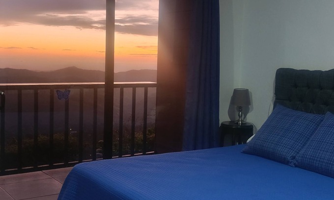 Sierra Cottage | Morpho Cabin at Alta Vista Monteverde Farm (Amazing View)