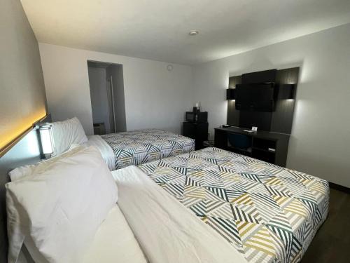 Artesia Hotel | Motel 6 Artesia, NM