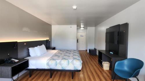 Ennis Hotel | Motel 6-Ennis, TX