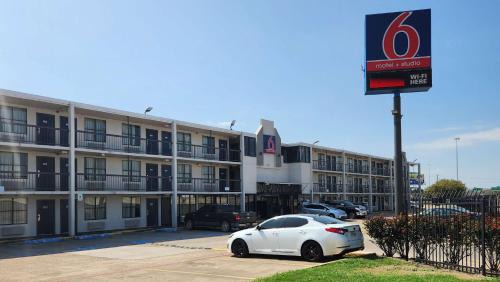 Willow Meadows/Willowbend Area Hotel | Motel 6 Houston, TX - Medical Center - NRG Stadium