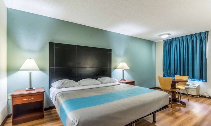 Kenly Hotel | Motel 6 Kenly, NC