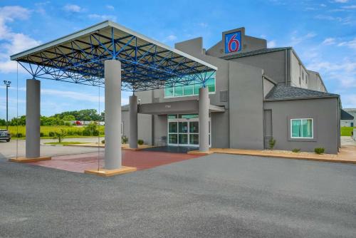 Montgomery Hotel | Motel 6-Montgomery, AL - Airport
