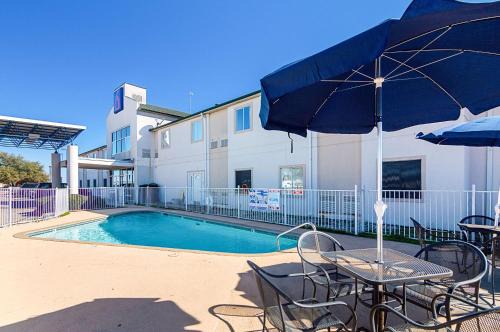 Terrell Hotel | Motel 6-Terrell, TX