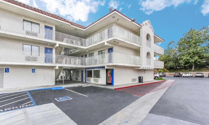 Watsonville Hotel | Motel 6-Watsonville, CA - Monterey Area