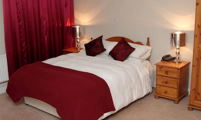 Ballyhaunis House | Motel ∙ 8 guests