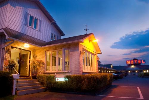 Saint-Jean-Sur-Richelieu Hotel | Motel Belle Riviere