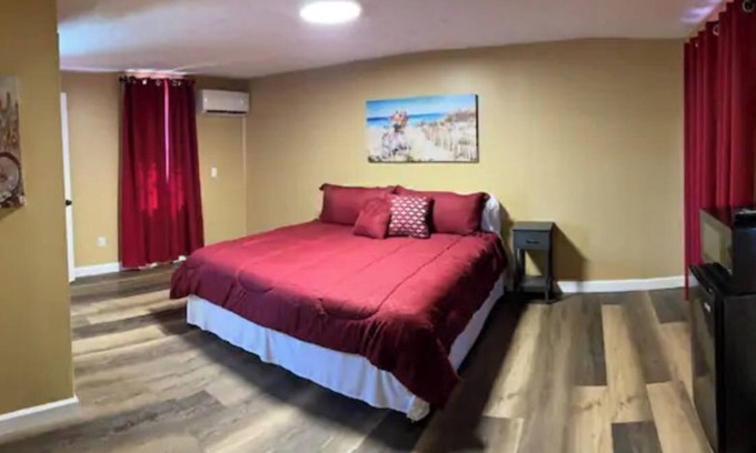 Gilbertsville Hotel | Motel @ Kentucky Lake. The bicycle room.