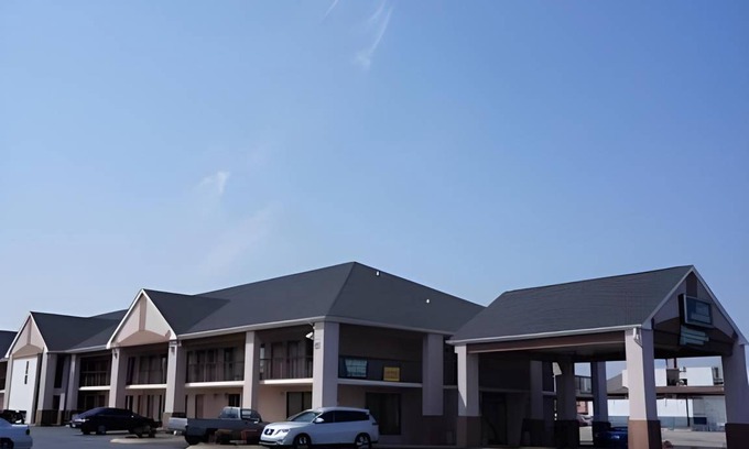 Clarksville House | Motel