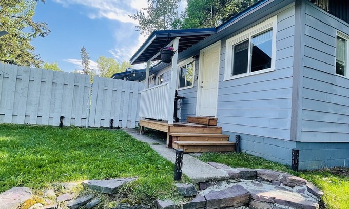 Martin City Condo | Mountain Bungalow