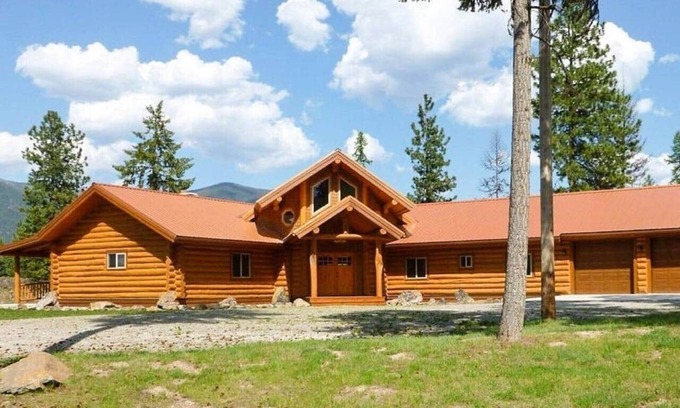 Thompson Falls House | Mountain Cabin Hideaway-