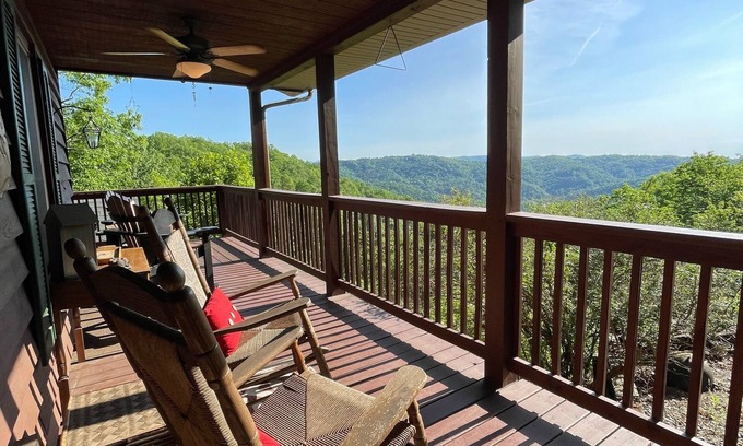 Purlear House | Mountain Cabin with sunset VIEWs for Miles! Close to Boone and Blowing Rock